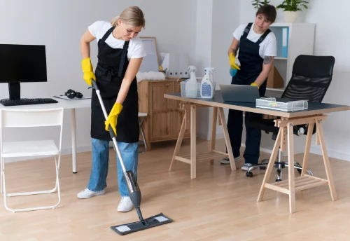 Nettoyage de bureau professionnel à Raddon-et-Chapendu